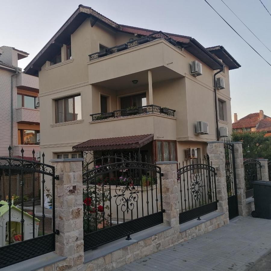 Apartments Dona Chernomorets Eksteriør billede