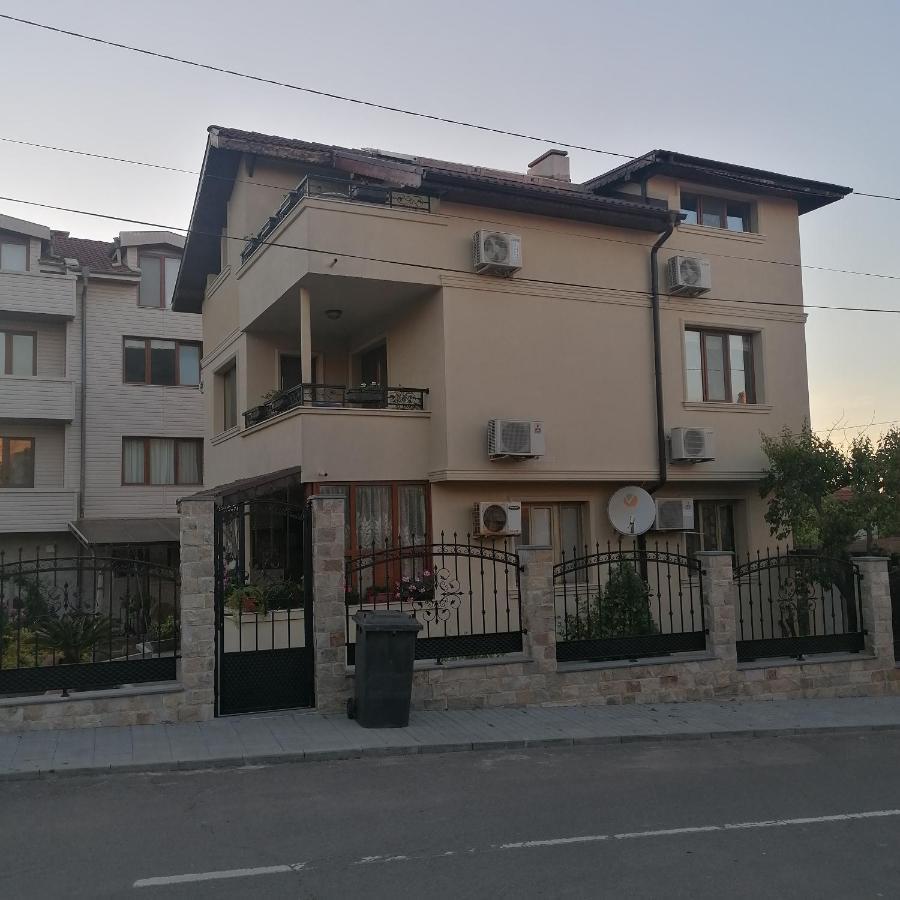 Apartments Dona Chernomorets Eksteriør billede