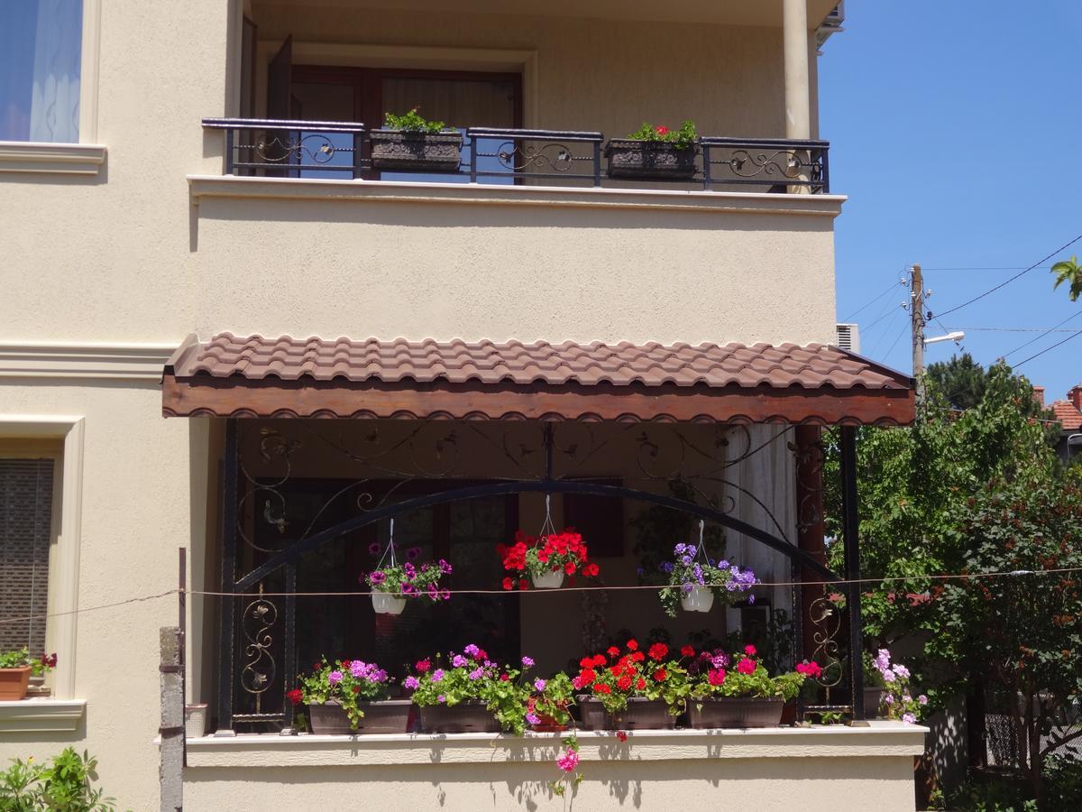 Apartments Dona Chernomorets Eksteriør billede