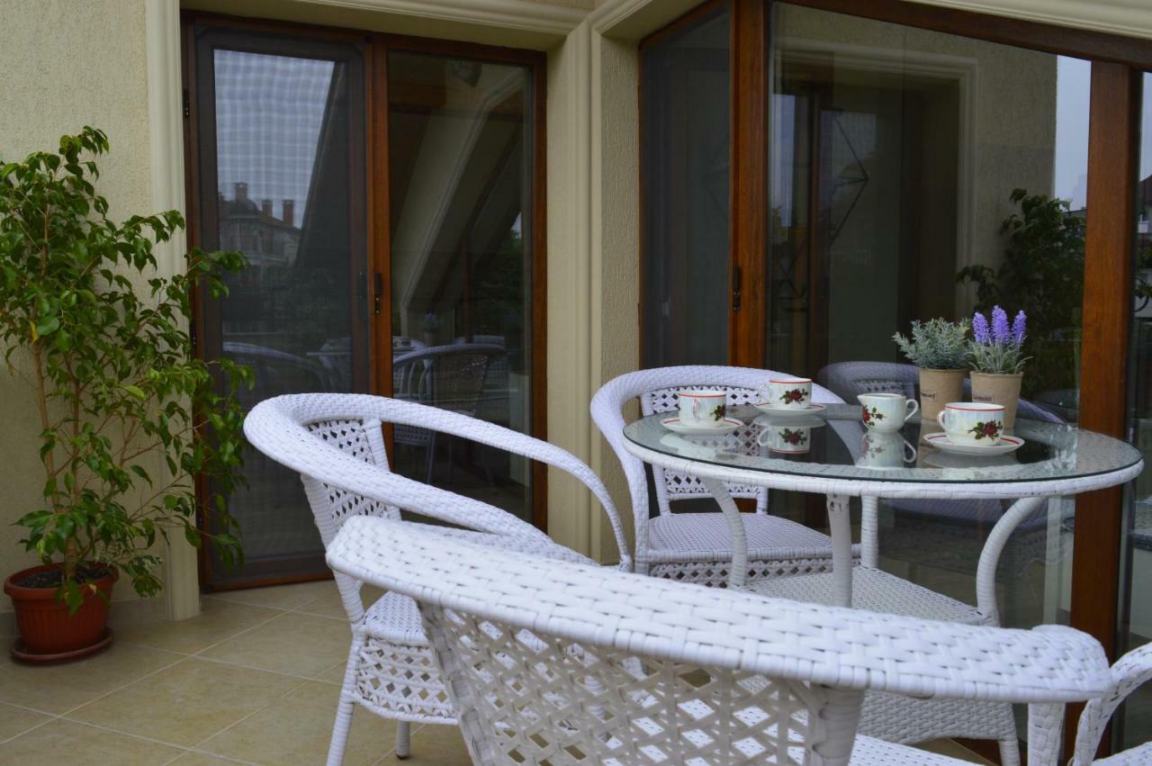 Apartments Dona Chernomorets Eksteriør billede